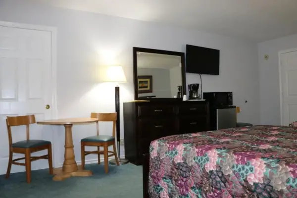 Bent Tree Motel 10